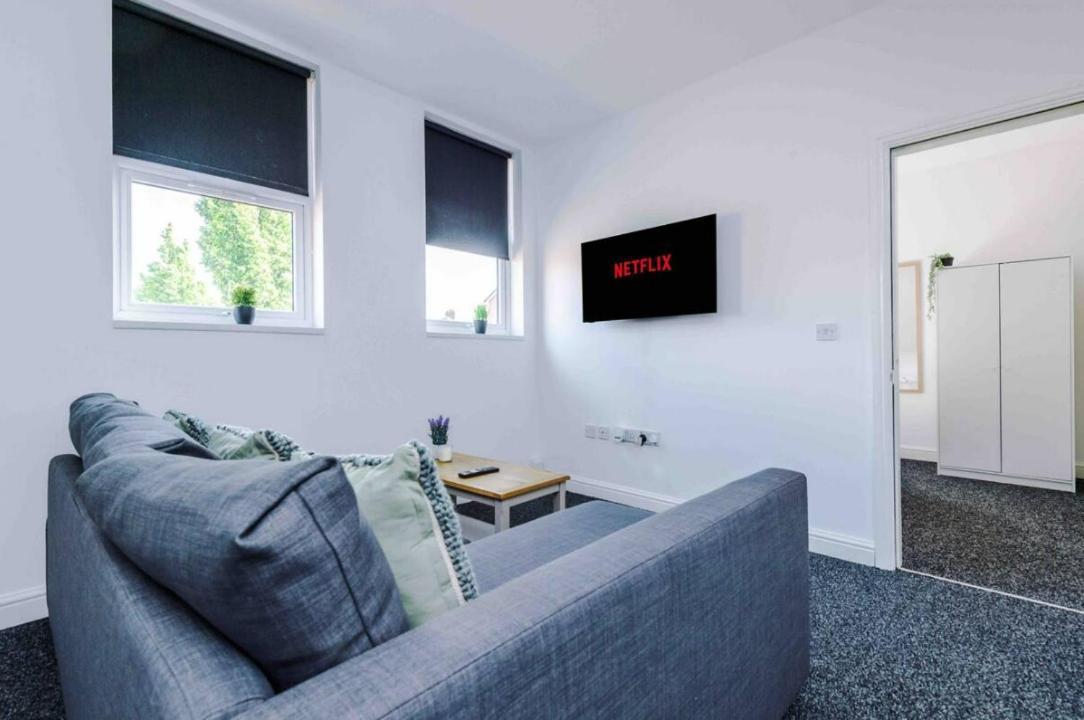 Spacious One-Bedroom Apartment In Saint Helens St Helens  Extérieur photo