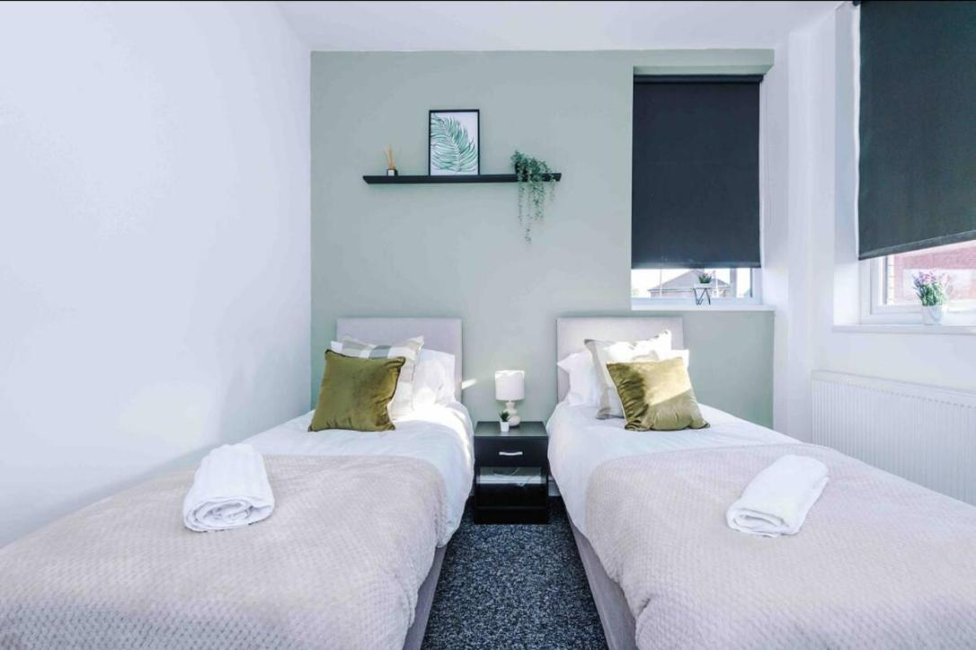 Spacious One-Bedroom Apartment In Saint Helens St Helens  Extérieur photo