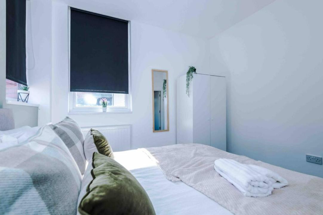 Spacious One-Bedroom Apartment In Saint Helens St Helens  Extérieur photo