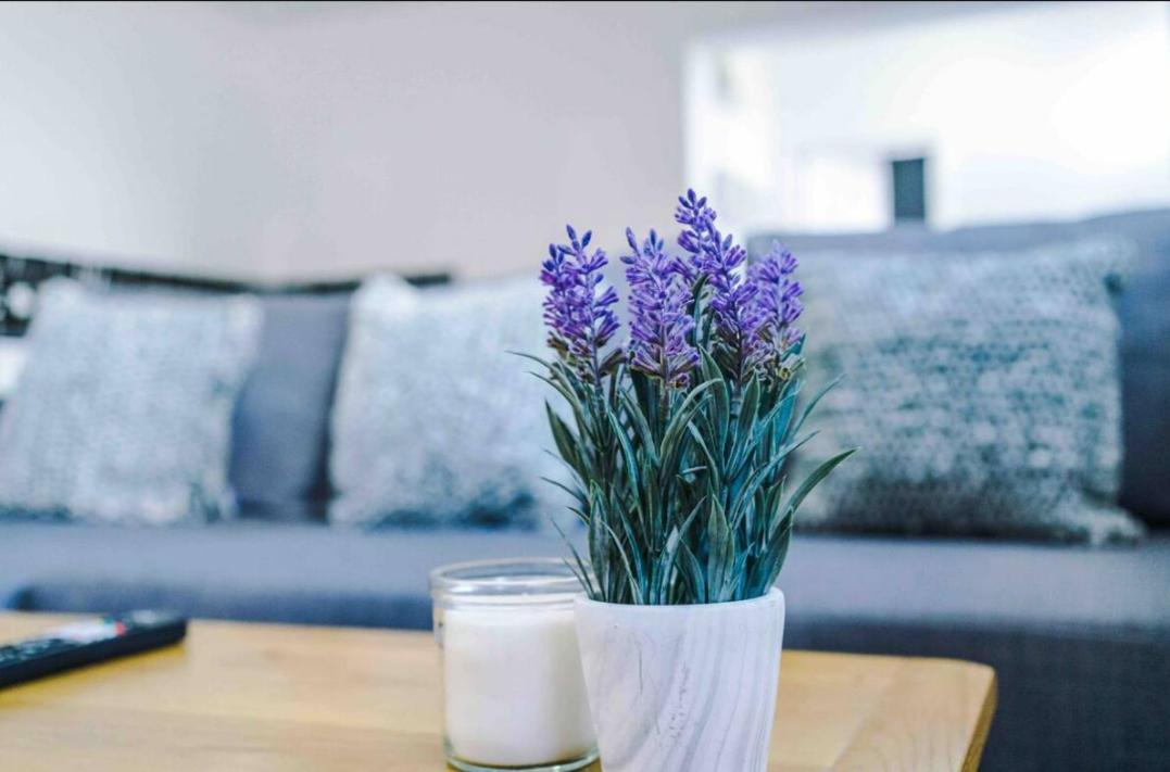 Spacious One-Bedroom Apartment In Saint Helens St Helens  Extérieur photo